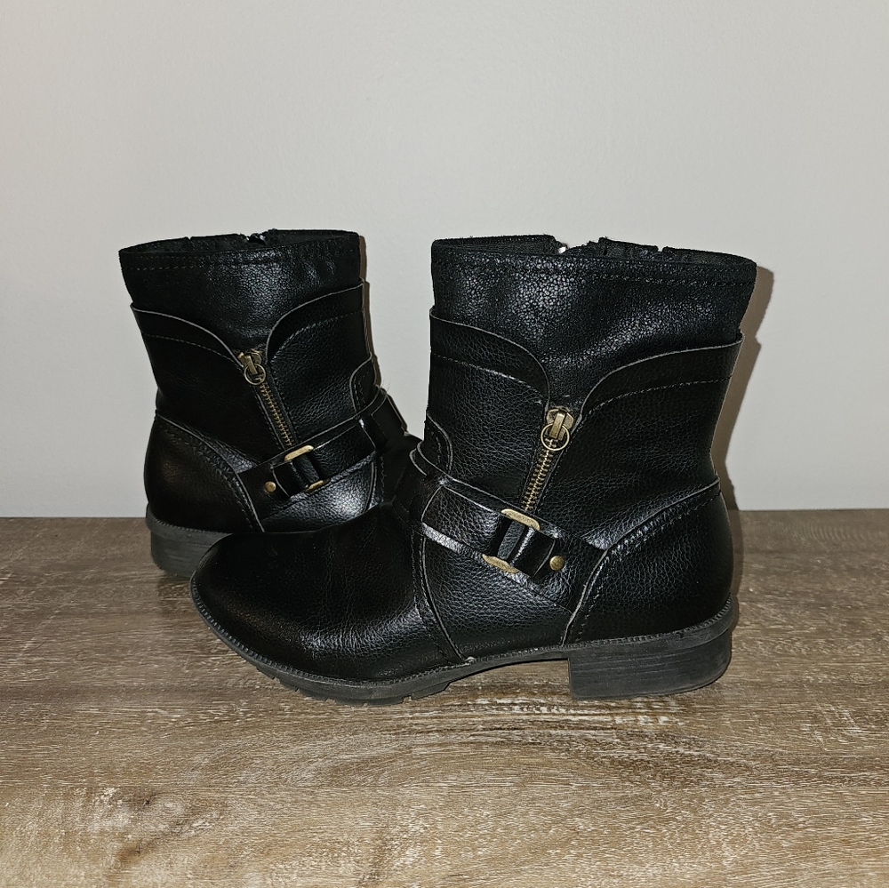 Clarks Riddle Avant Ankle Boots 8.5